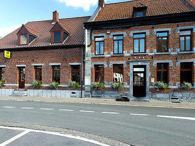 Auberge Le XIX Eme Thulin Buitenkant foto